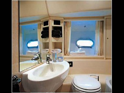 Hrvaška charter in jadranje - Jahta - Ferretti 550 (code:CRY 10) - Sukošan - Riviera Zadar  - Hrvaška  - Ferretti 550 (code:CRY 10): 